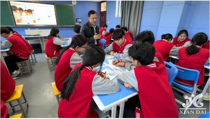 從傾聽到創(chuàng)造：這節(jié)通用技術(shù)公開課讓學(xué)生親手教AI“讀心術(shù)”！