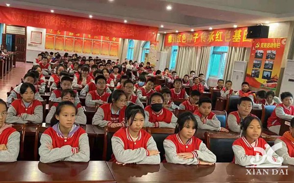 重溫紅色記憶 傳承紅色基因丨南昌現(xiàn)代外國(guó)語(yǔ)學(xué)校舉辦紅色教育專題講座